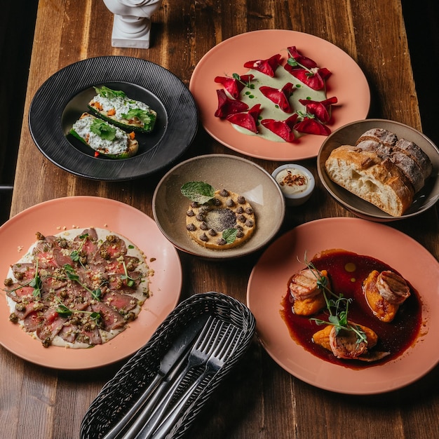 Zestaw potraw na stole